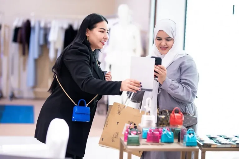 service-staff recruitment pretty